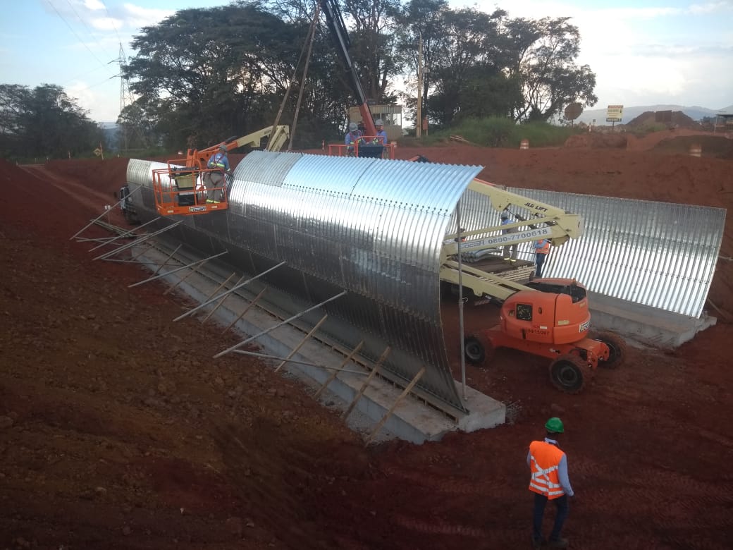 montagem das chapas do Túnel